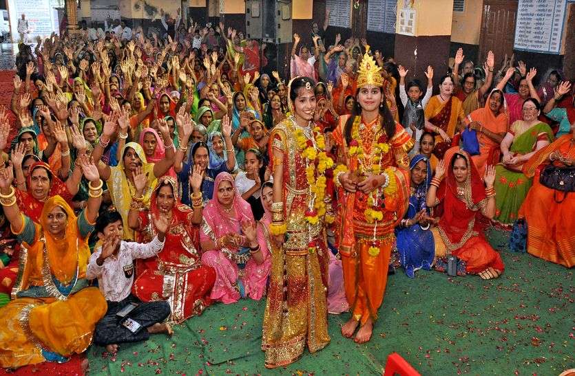 patrika राधा-कृष्ण बोलने से होते ये पूरे काम