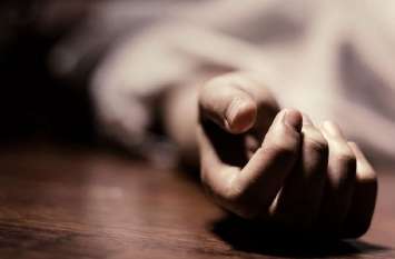 dead body found in mahoba video -जंगल में पड़ा मिला गुप्तांग कटा युवक का शव,देखें वीडियो