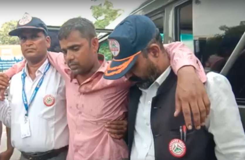 Barabanki News चेकिंग के दौरान भारतीय सेना के जवान को पीटा, परिचय देने पर और जमकर मारा