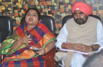 BJP-Congress face to face in sehore mp MP Nagarpalika Hindi News : 'पूर्व जिला पंचायत अध्यक्ष बोले- कांग्रेस फंसा रही है, पूर्व विधायक ने जबाव दिया- सब अपनी करनी का फल भोगते हैं'