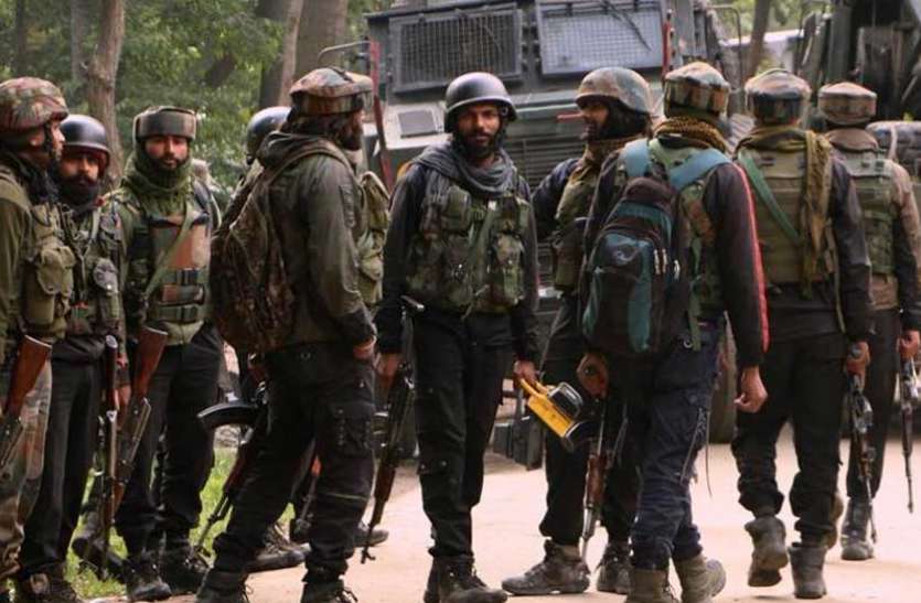 jammu kasmir जम्मू-कश्मीरः घाटी में कर्फ्यू लागू,महबूबा मुफ्ती और उमर अब्दुल्ला नजरबंद