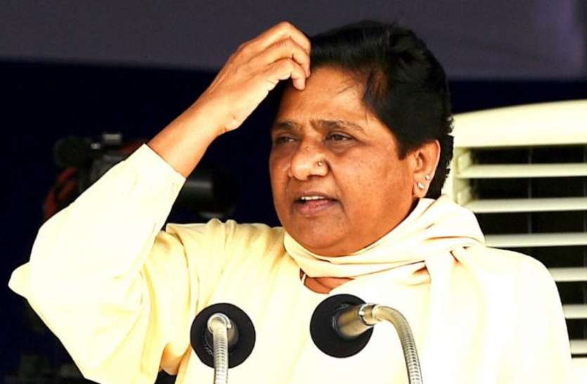mayawati.jpg त्वरित टिप्पणी- भाई और भतीजे पर नहीं कर्मठ कार्यकर्ताओं पर मायावती ने क्यों जताया विश्वास ???