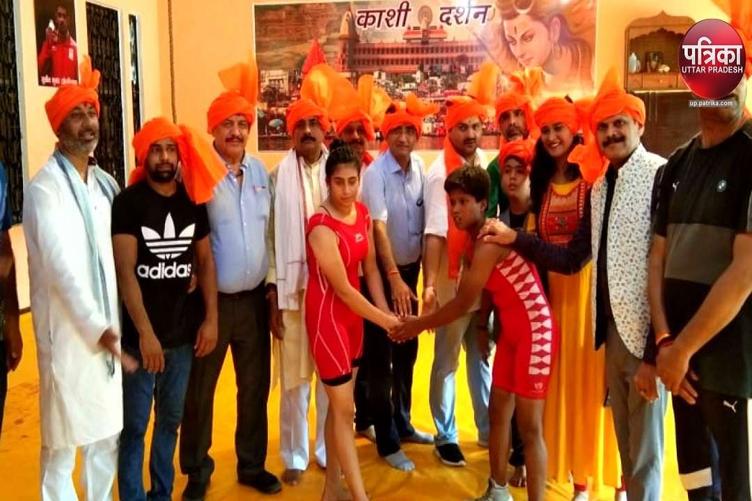 कुश्ची की तैयारी में प्रतिभागी