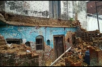 In Rae Bareli, 2 children died due to falling roof of a house, situat रायबरेली में मकान की छत गिरने से 2 बच्चों की मौत, एक बच्ची की हालात गंभीर