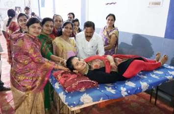 45 blood donors donate blood, organizing camp in Gandhi Bhavan ४५ रक्तदाताओं ने किया रक्तदान,गांधी भवन में शिविर का आयोजन