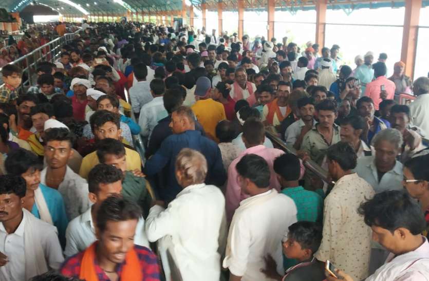 Bhilat Dev Shikhardham Nagalwadi शिखरधाम नागलवाड़ी में 2.5 लाख श्रद्धालुओं ने किए भिलटदेव के दर्शन