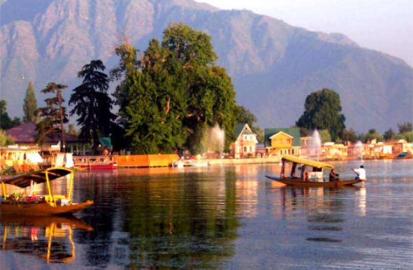 jammu kashmir sthal जम्मू-कश्मीर की खूबसूरत वादियों में हैं ये धार्मिक स्थल, एक बार जरूर करें यहां की यात्रा