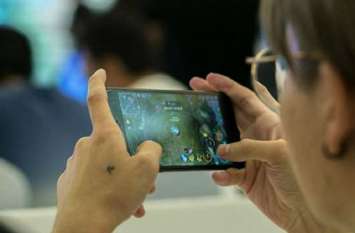 Smartphone addiction problem Solved by Mankaksh मोबाइल फोन की लत से छुटकारा दिलाएगा ‘मनकक्ष’