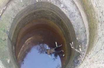 boy went to save goat stucked in well fell and died बकरी को निकालने गया युवक खुद गिरा कुंए में, मौत