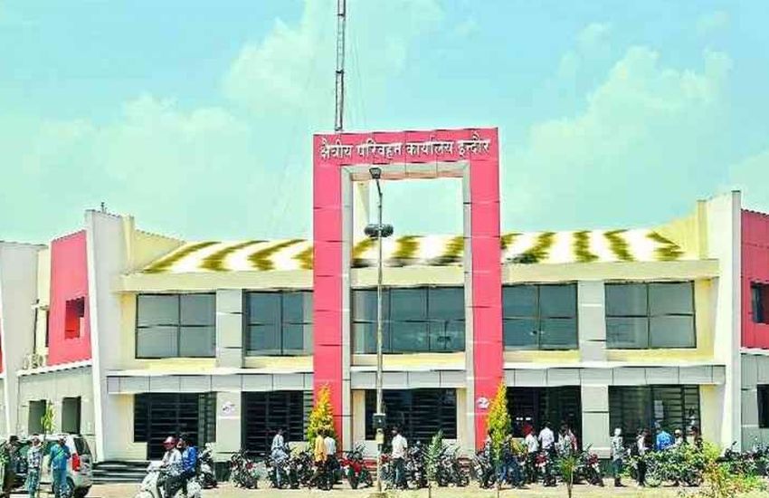 indore बिना ट्रेड लाइसेंस के संचालित हो रही ई-टैक्सी कंपनियों को आरटीओ ने किया तलब