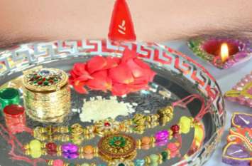 tilak significance of raksha bandhan Raksha Bandhan 2019 : तिलक और चावल लगाकर ही राखी क्यों बांधी जाती है