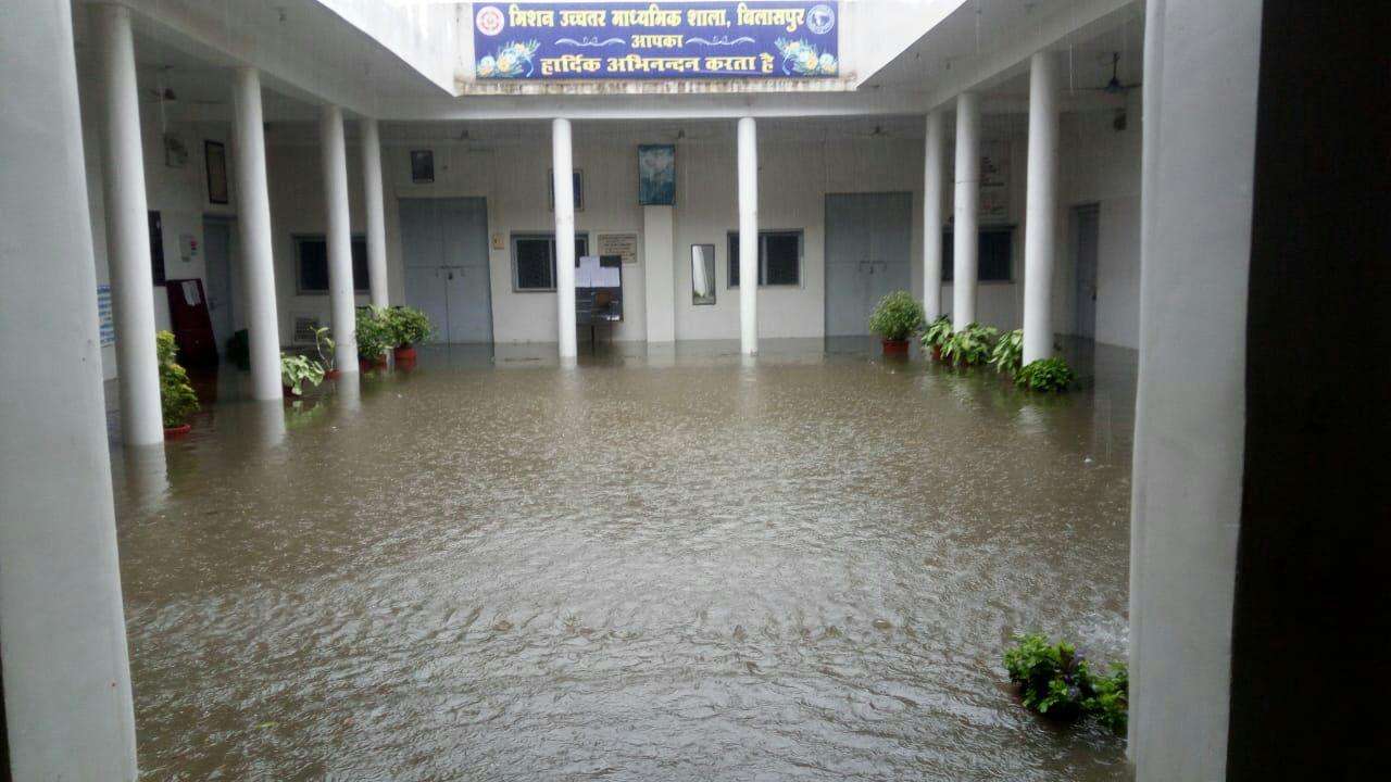 Bilaspur MLA Shailesh Pandey come out for inspection after heavy rain