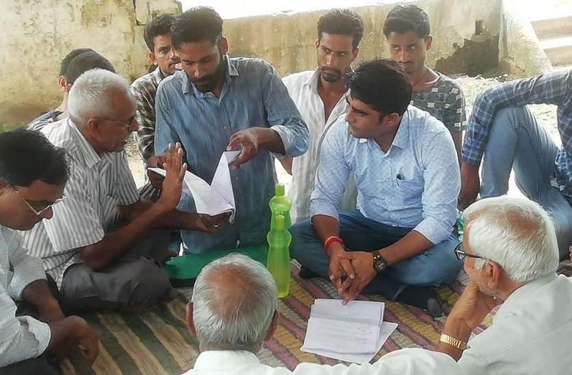 sp Ajeetgarh Area : हरिपुरा को पंचायत बनाने की मांग को लेकर रातभर धरने पर बैठे रहे ग्रामीण