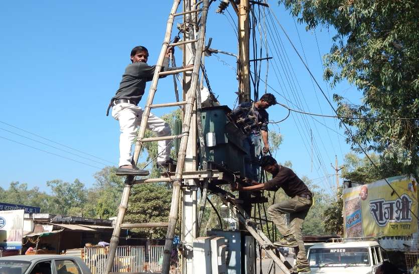 Pre-monsoon maintenance work of feeders completed on paper कागजों में पूरा हुआ फीडरों के प्री-मानसून मेंटेनेंस का काम
