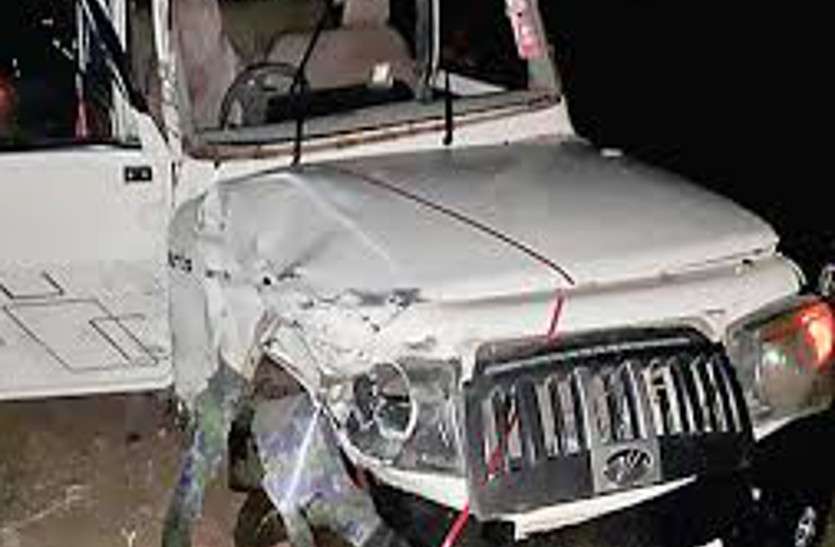 Car accident बेटे को बिलासपुर छोड़कर बोलेरो से लौट रहा था परिवार, आधी रात सड़क हादसे में बेटी की दर्दनाक मौत, पिता-पुत्र की हालत नाजुक