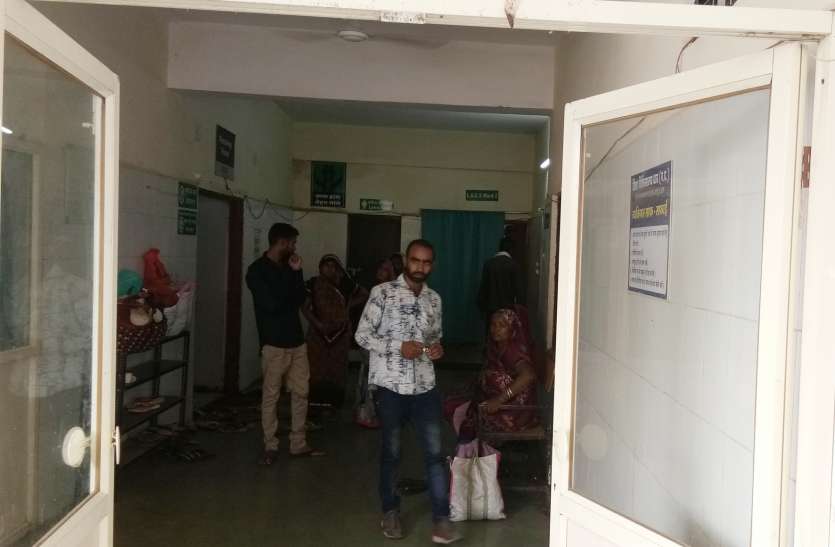 Dhar पहली डिलेवरी और ऑपरेशन की कहा तो बिदक गए परिजन