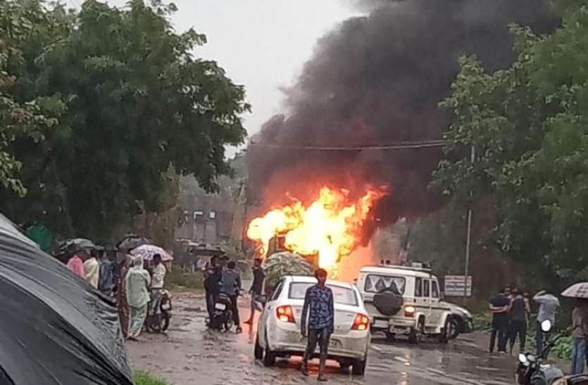 बस की टक्कर से युवक की मौत बस की टक्कर से युवक की मौत