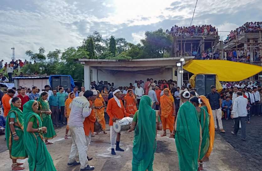sd उत्कृष्ट प्रदर्शन करने पर समितियां पुरस्कृत
