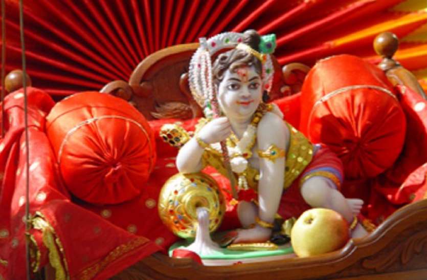 krishna janmashtami 2019 Janmashtami 2019: इस दिन पड़ रही है कृष्ण जन्माष्टमी, जानें पूजा विधि और शुभ मुहूर्त