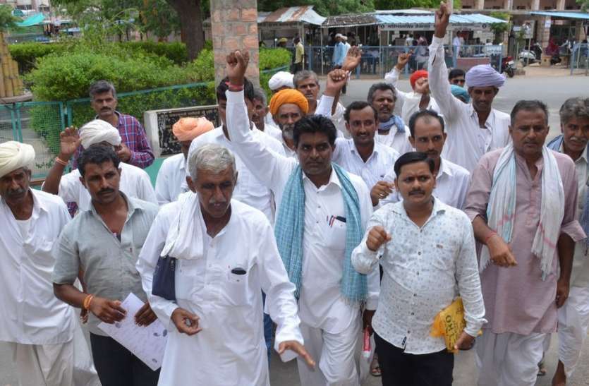 jalore पुनर्गठन पर जताई आपत्ति कहा समस्या का समाधान नहीं तो नहीं करेंगे मतदान