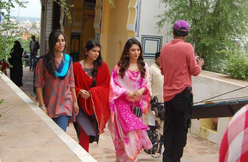 film shooting in jhunjhunu बाहूबली 2 की अवंतिका का नवाजुद्दीन सिद्दीकी ने किया पीछा