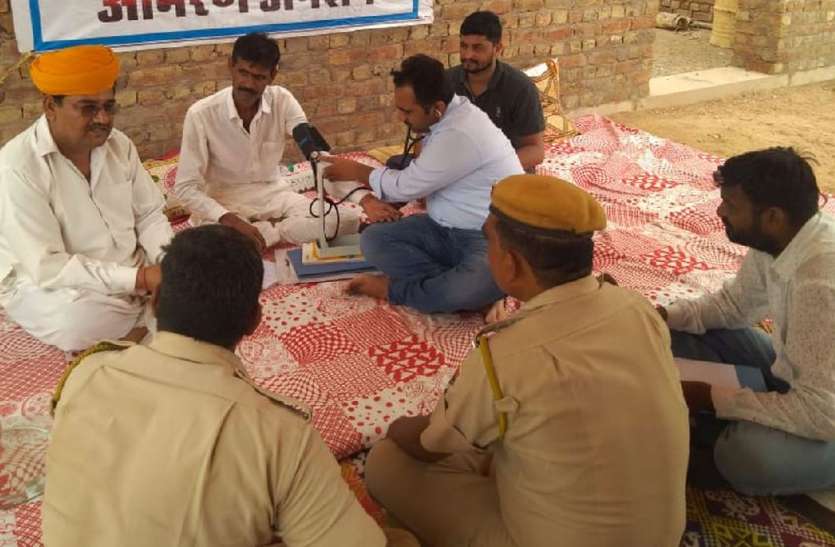 jaisalmer news रामदेवरा में शराबबंदी की मांग को लेकर अनशन तीसरे दिन जारी