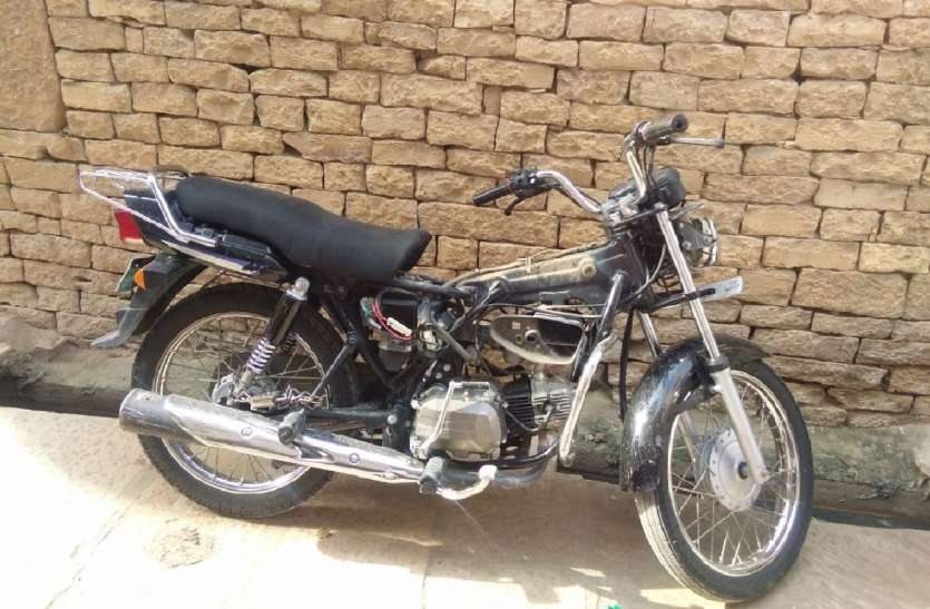 jaisalmer news JAISALMER:चोरों के हौसले बुलंद,पुराने शहर से एक बाइक चोरी,दूसरी का सामान उड़ाया