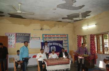 judges inspected the hostel न्यायाधीशों ने कहा- यहां बच्चों का बैठना मुश्किल, रहे तो सब पड़ जाएंगे बीमार