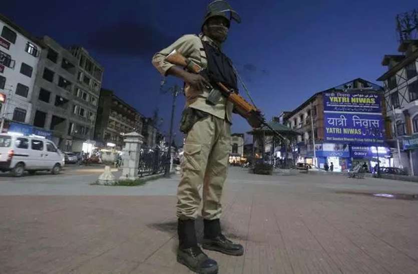 Jammu Kashmir file photo UAE ने अपने नागरिकों के लिए जारी की एडवायजरी- न करें जम्मू एवं कश्मीर की यात्रा