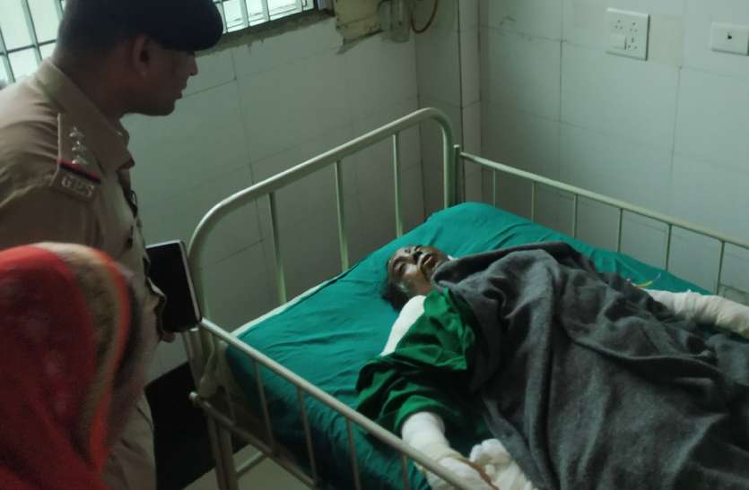 file गहरी नींद सौ रहे पत्नी व तीन बच्चों पर उड़ेल दी तेजाब की बोतल
