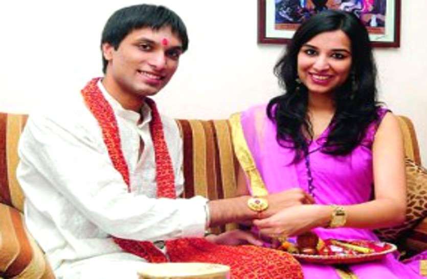 rakhi festival इस रक्षाबंधन पढि़ए किस राशि के भाई के लिए कौन से रंग की राखी है शुभ