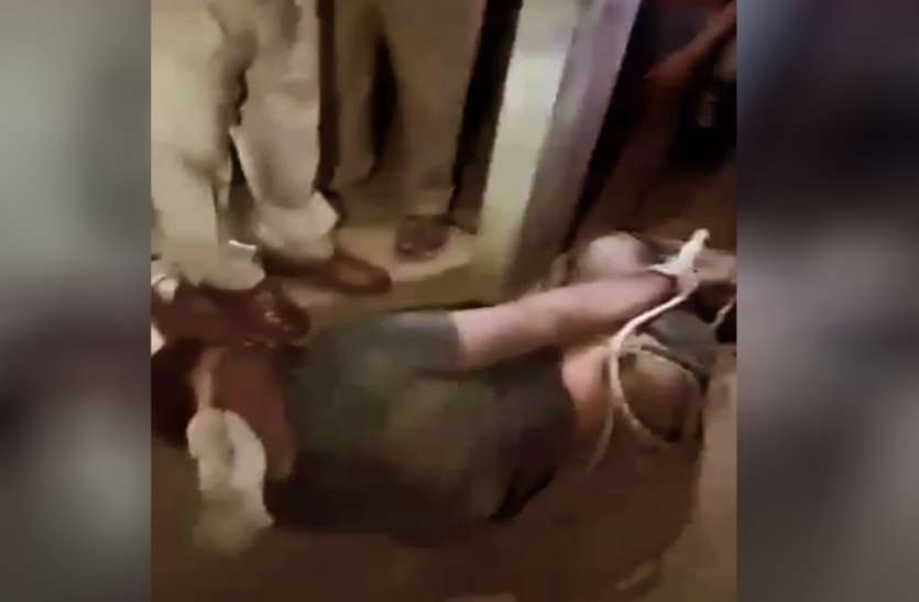 Mob Lynching यूपी में मॉब लिंचिंग, राजस्थान के युवक को खंभे से बांधकर पीटा, अस्प्ताल में मौत