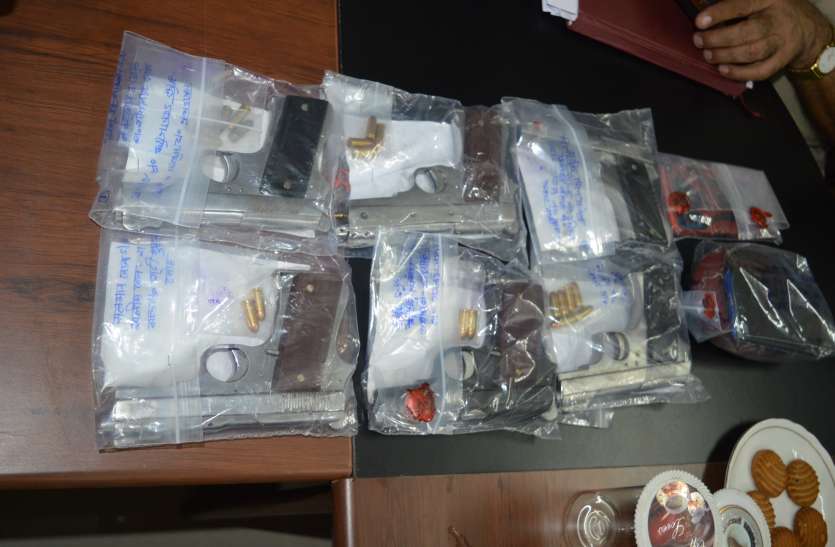 illegal weapons सीएम के जिले में फर्जी लाइसेंस के साथ बेचा जाता है अवैध असलहा!