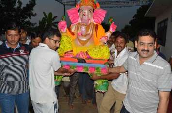 Ganesh chaturthi new innovation Ganpati : इस बार पीओपी नहीं, इको फ्रेंडली गणेशा का विसर्जन