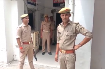 Yogi government starts UP Police weekly off in Barabanki यूपी पुलिस को अब हर हफ्ते मिलेगी छुट्टी, 20 अगस्त से लागू होगा नियम, देखें वीडियो