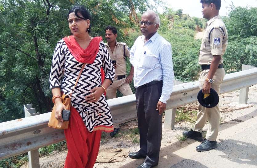 mining department of bhind take action on 200 sand truck