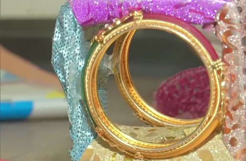 Smart Bangles महिलाओं को छेड़खानी से बचाने के लिए युवक ने बनाई 'स्मार्ट चूड़ी', फीचर्स हैं बेहतरीन