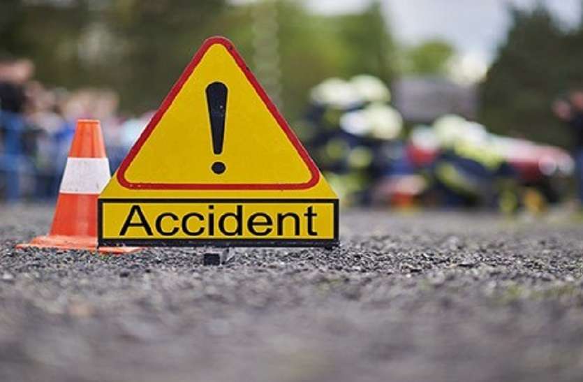 accidet सड़क हादसे में दो मजदूरों की गई जान, एक ही मोटरसाइकिल पर थे चार मजदूर सवार