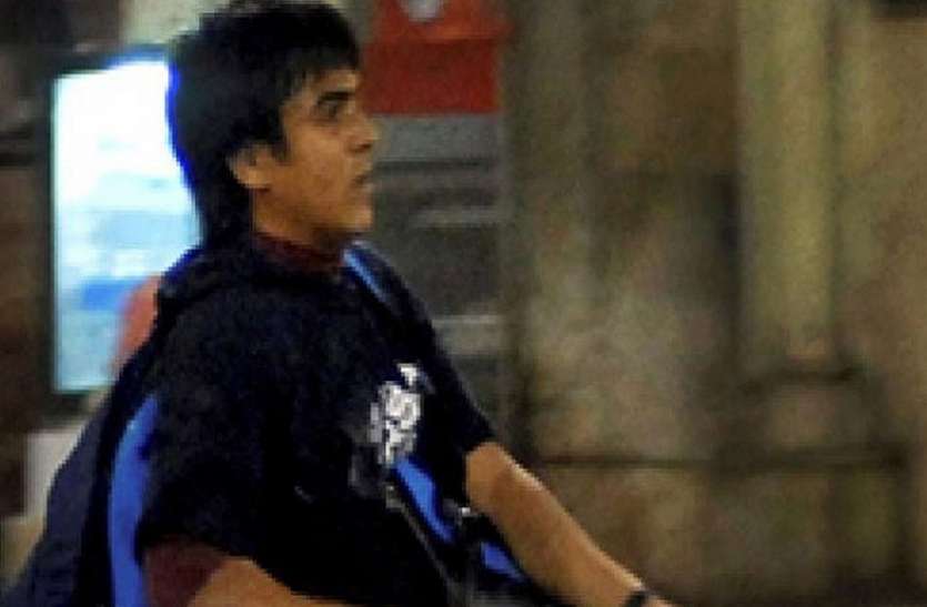 kasab मुंबई में 26/11 अटैक: आतंकी कसाब को जिंदा पकड़ने वाला पुलिसकर्मी सस्पेंड, लगा गंभीर आरोप