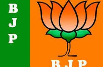 people not given home under Pradhan Mantri Awas Yojana प्रधानमंत्री आवास योजना के नाम पर वसूली करने का इस नेता पर लगा बड़ा आरोप