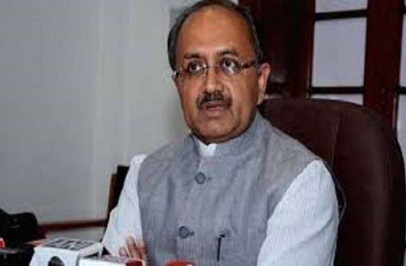 Health Minister Siddharth Nath Singh statement सिद्धार्थनाथ का अखिलेश पर हमला, बेटे जान ने चाचा जान और अब्बा जान का क्या हश्र किया सबके सामने है