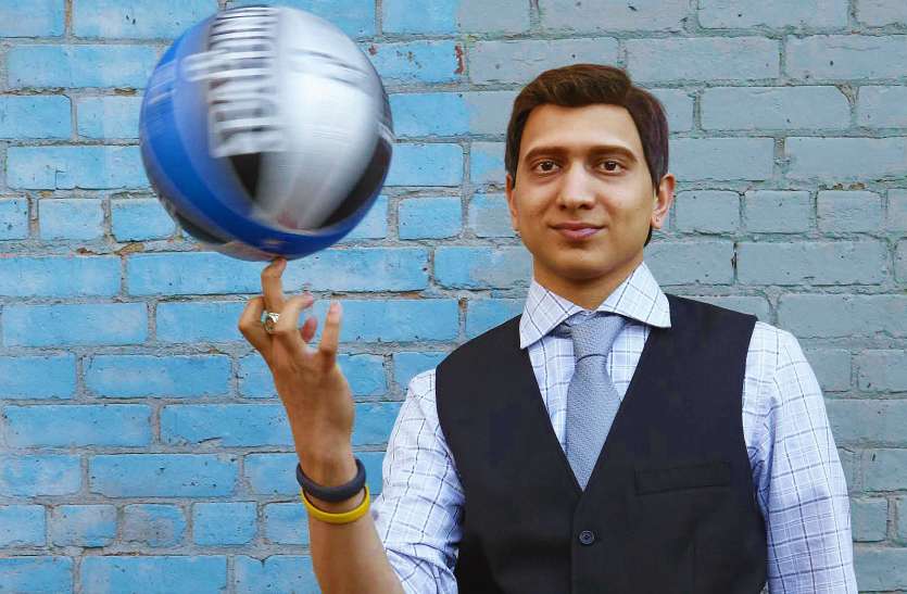 क्रॉसओवर स्पोट्र्स कंटेंट का ऑनलाइन डेटाबेस हैं जो एथलीट को अपने खेल में सुधार करने में मदद करता है। खुद बास्केटबॉल नहीं खेल पाए, आज 1500 से ज़्यादा टीमों के खिलाडिय़ों को बताते स्ट्रेटजी