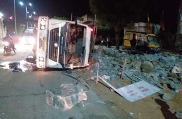 An accident occurred late night in Jhunjhunu साइड से जा रही बाइक पर पत्थरों से भरा डंपर गिरने से तातीजा (सिंघाना) के पुनीत सैन की मौत