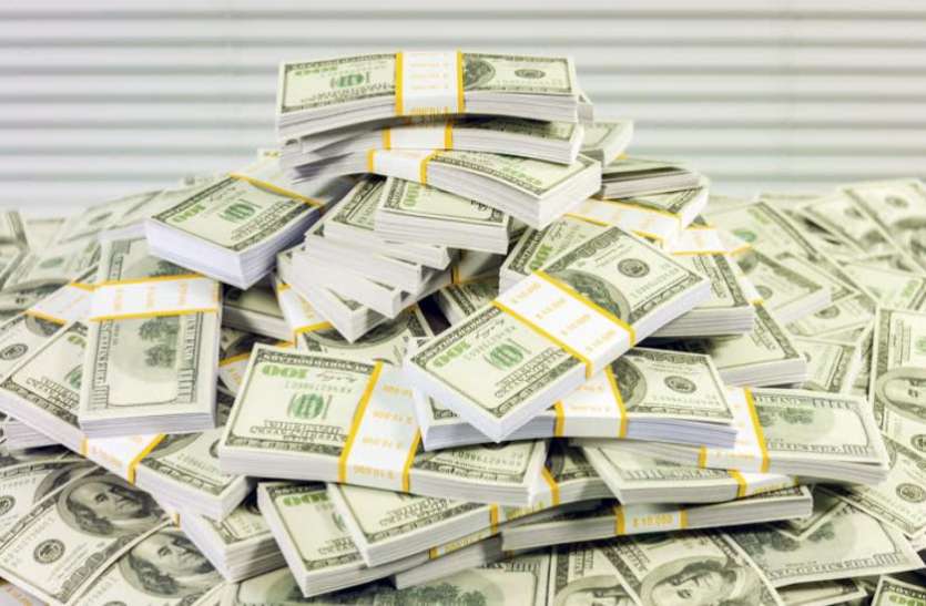 dollar नहीं रुक रहा विदेशी निवेशकों का बिकवाली का सिलसिला, अगस्त में की 9,197 करोड़ की निकासी