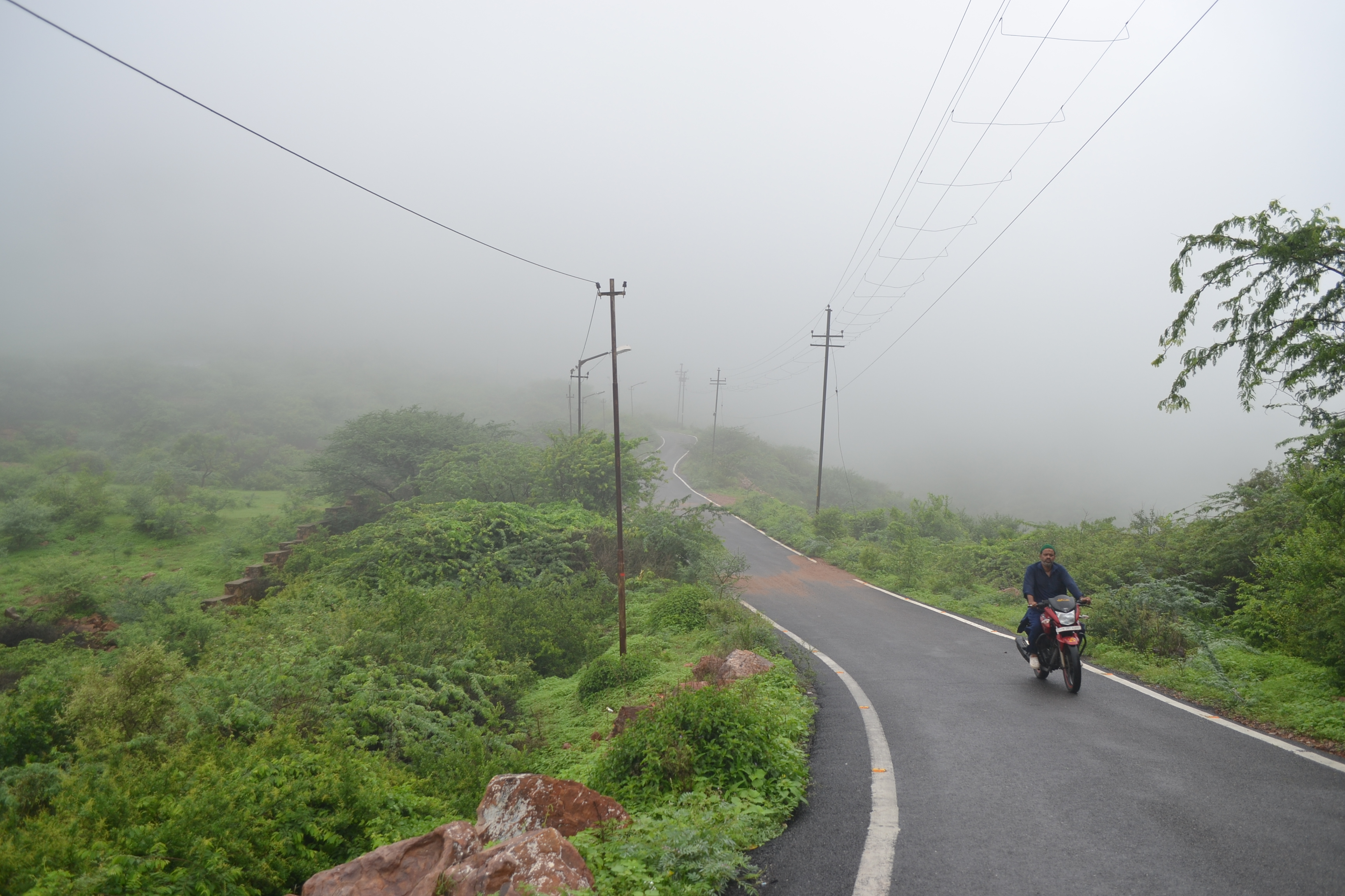 rain in ajmer Weather in ajmer: छिडक़ाव करते रहे बादल, धूप-छांव का दौर