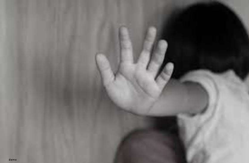 Daughter created noise at midnight आखिर क्यों आधी रात को बेटी ने मचाया शोर