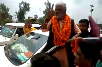 BJP Leaders Pickpocket During Swatantra Dev Singh in Basti भाजपा प्रदेश अध्यक्ष के कार्यक्रम में कई बीजेपी नेताओं की कटी जेब