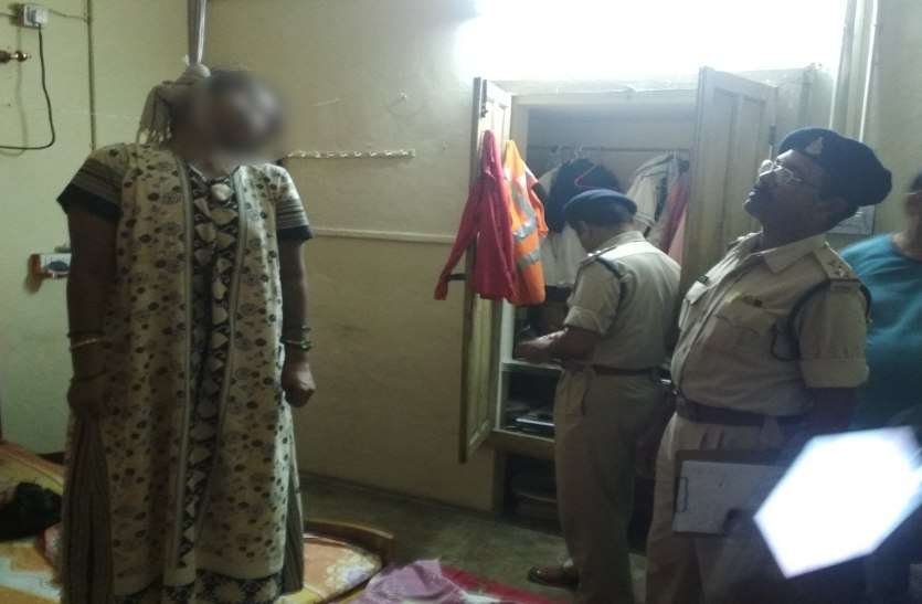 suicide in Bhilai मां ने पहले पांच साल की बेटी को गला दबाकर मारा फिर बेटे के साथ खुद लटक गई फंदे पर, तीनों की मौत