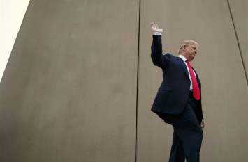 Anti Trump signatore campaign in Venezuela वेनेजुएला में शुरू हुआ ट्रंप विरोधी सिग्नेचर कैंपेन, खुद राष्ट्रपति मादुरो ने भी किया साइन