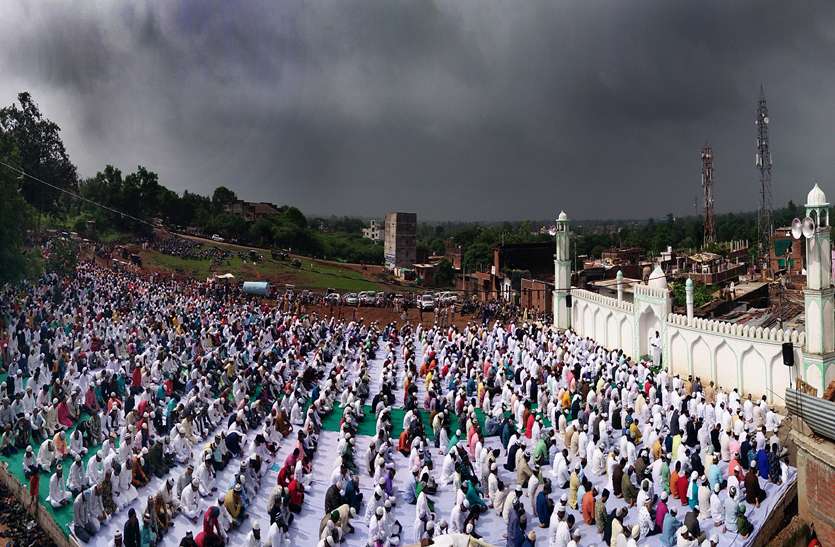 news Eid ul Adha 2019 : देश के लिए अमन व तरक्की और सरहदों की रक्षा करने वाले सैनिकों के लिए मांगा हौसला व हिफाजत